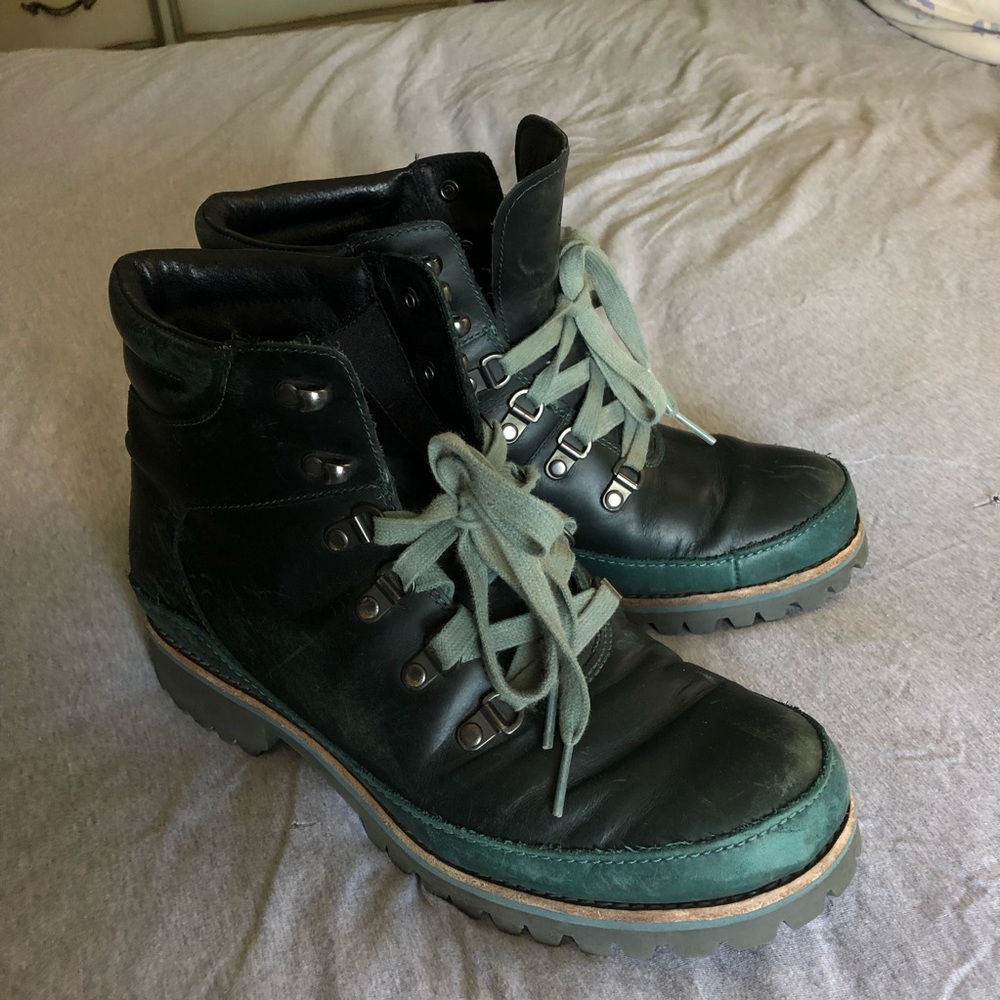 Chaco Women's Fields Waterproof Leather Boots